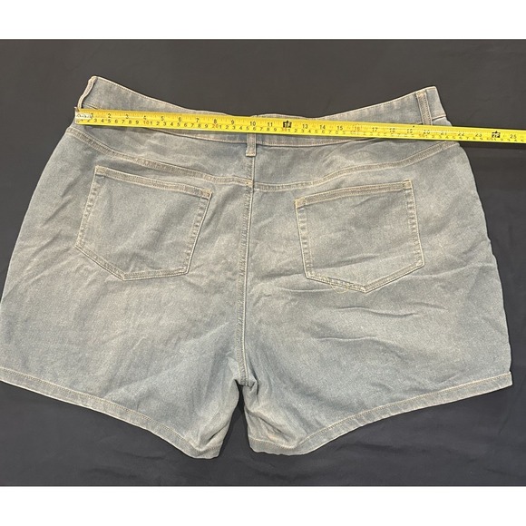 Terra & Sky Womens Light Wash Denim Jean Shorts Plus Size 5 Inch Inseam - Picture 3 of 12